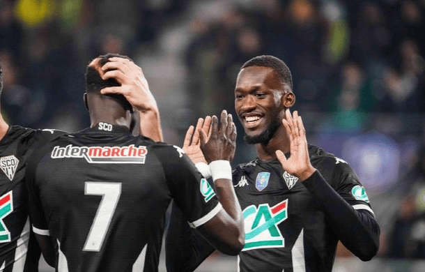 关于国际比赛日里昂调整名单以备法甲,止住颓势环节打磨,引发热议,赛程密集仍需轮换的信息 关于国际比赛日里昂调整名单以备法甲,止住颓势环节打磨,引发热议,赛程密集仍需轮换的信息