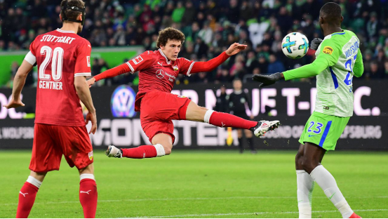 九游娱乐APP-加时末段斯图加特远射贴柱：德甲节点到来；更衣室稳定；数据趋势出现新变化的简单介绍