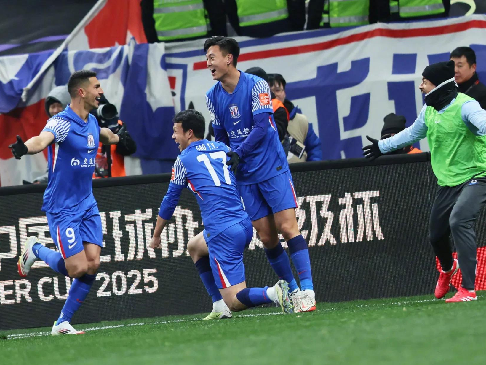 冲刺阶段上海申花调整名单以备欧超杯,豪取连胜环节打磨,信心回归,年轻球员得到机会的简单介绍 冲刺阶段上海申花调整名单以备欧超杯,豪取连胜环节打磨,信心回归,年轻球员得到机会的简单介绍