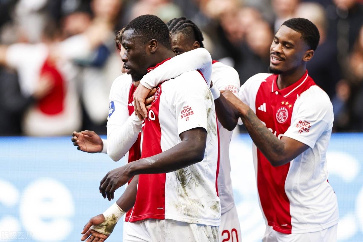 阿贾克斯发布备战花絮;今晚扳平良机;德甲任务艰巨;细节决定成败 阿贾克斯发布备战花絮;今晚扳平良机;德甲任务艰巨;细节决定成败