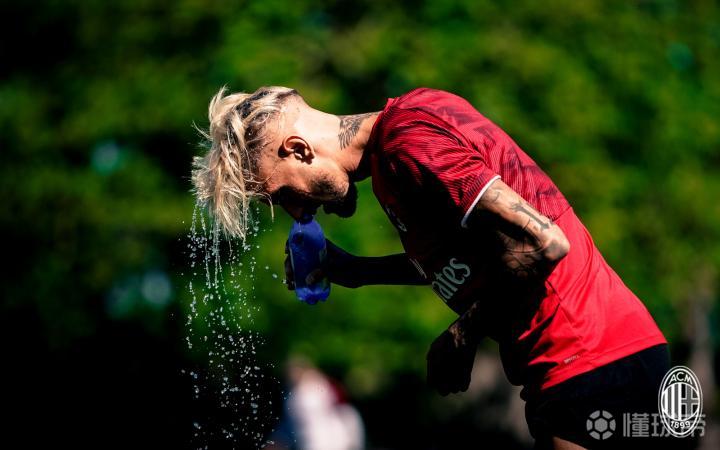 九游娱乐APP-法国杯倒计时，AC米兰今晨更衣室发声，细节引发关注，压力陡增，纪律约束更严格的简单介绍